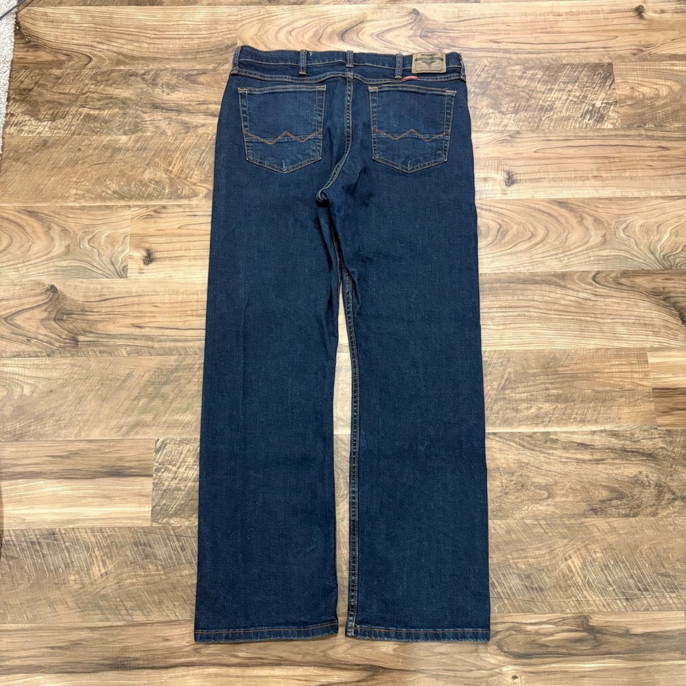 Vintage Y2K Wrangler Jeans Mens 36x32 Blue Relaxed Boot Dark Wash Denim 98RBWFL